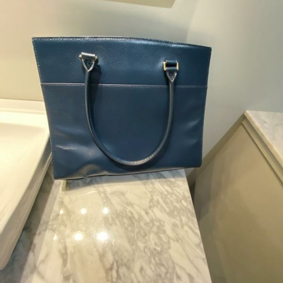 Large shoulder tote - Picture 3 of 7